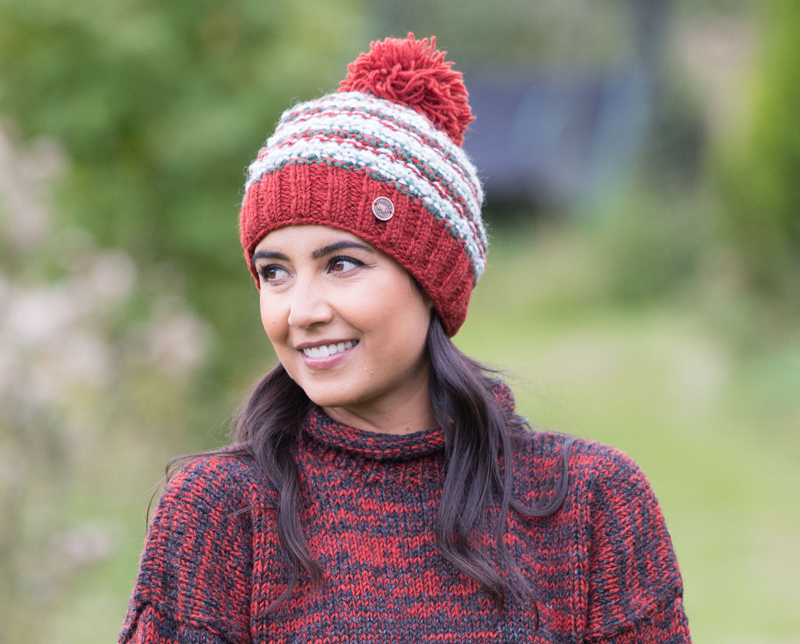 BlackYak-BobbleHat-2